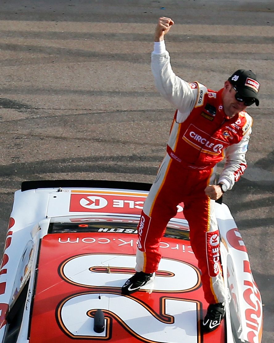 Matt Kenseth survives 25-car crash on final lap, wins NASCAR Sprint Cup  Talladega thriller 