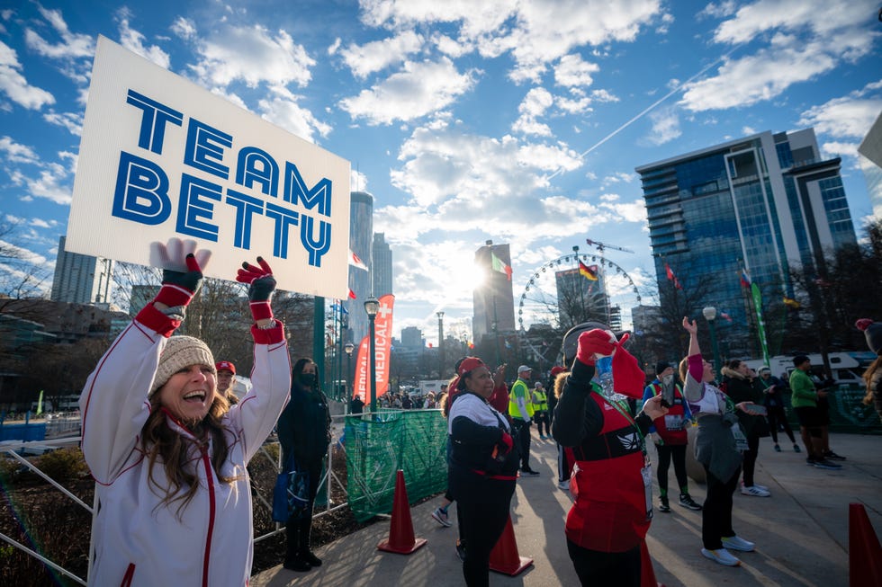betty lindberg setting the world record for the 5k at the usatf masters championships on saturday feb 26 2022