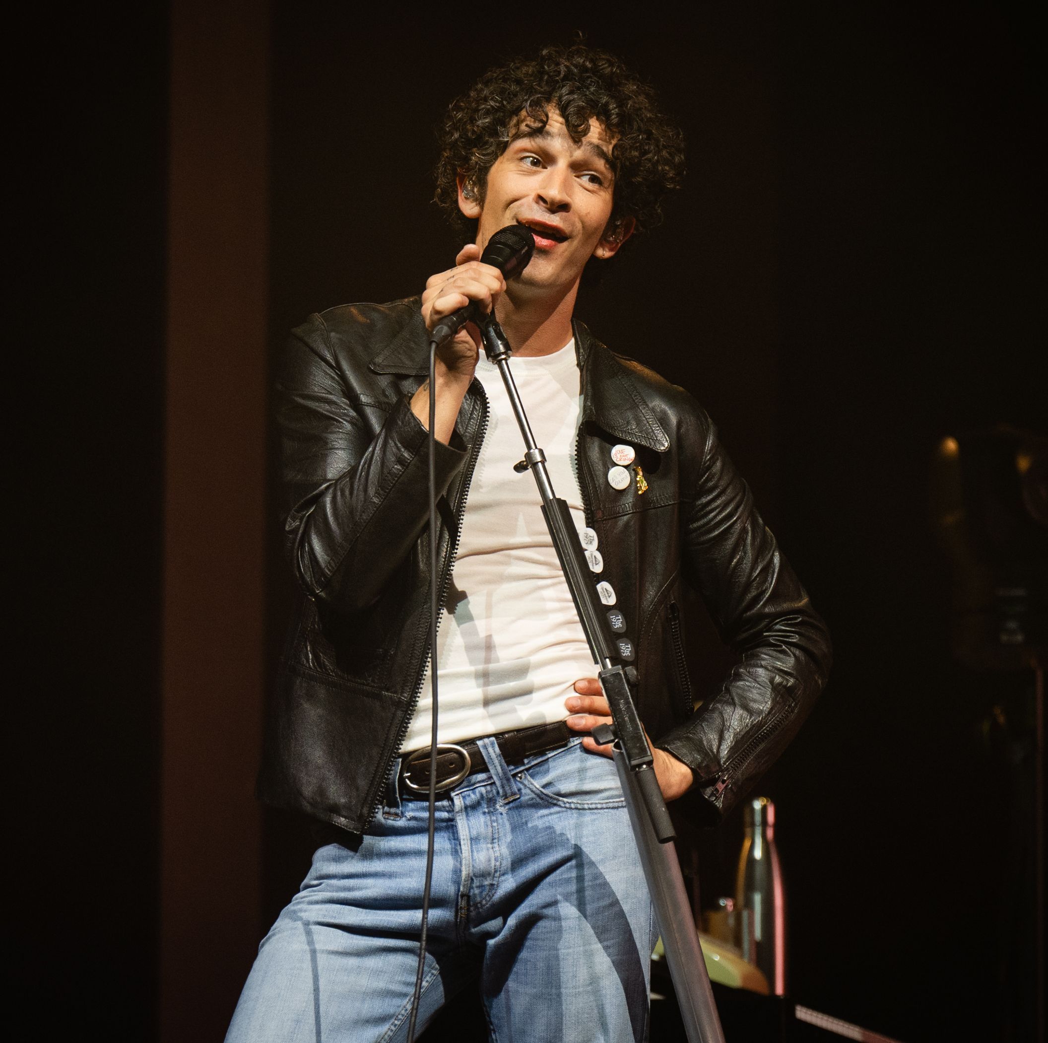 Matty Healy Seemingly Made a Dig at Taylor Swift During The 1975's Headlining Glastonbury Set