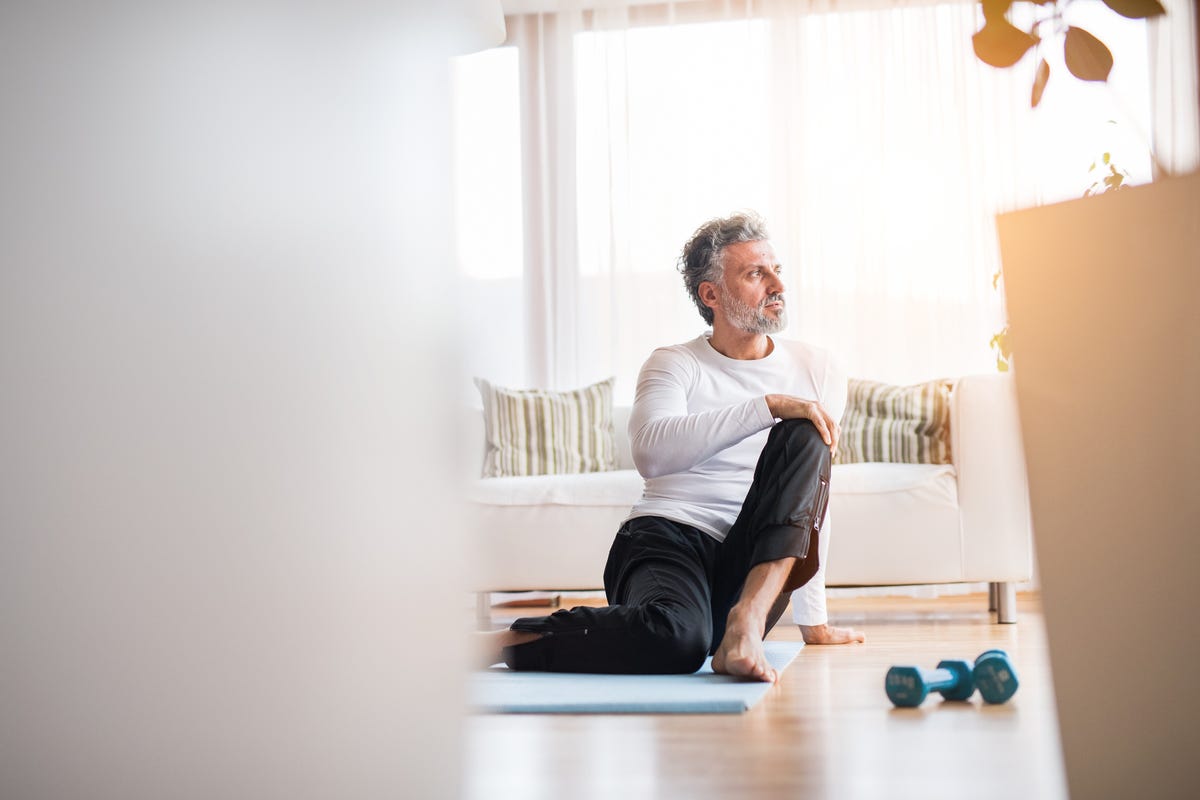 Stronger Seniors: Yoga Chair Exercise for Fitness [Import]