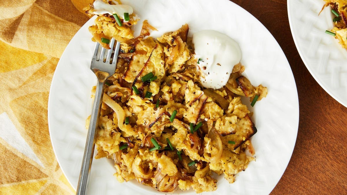 preview for Matzo Brei Is The Passover Breakfast We Haven't Stopped Eating Since Last Year