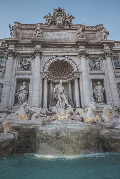 Fountain, Architecture, Landmark, Classical architecture, Water feature, Ancient roman architecture, Water, Ancient history, Ancient rome, Stone carving, 