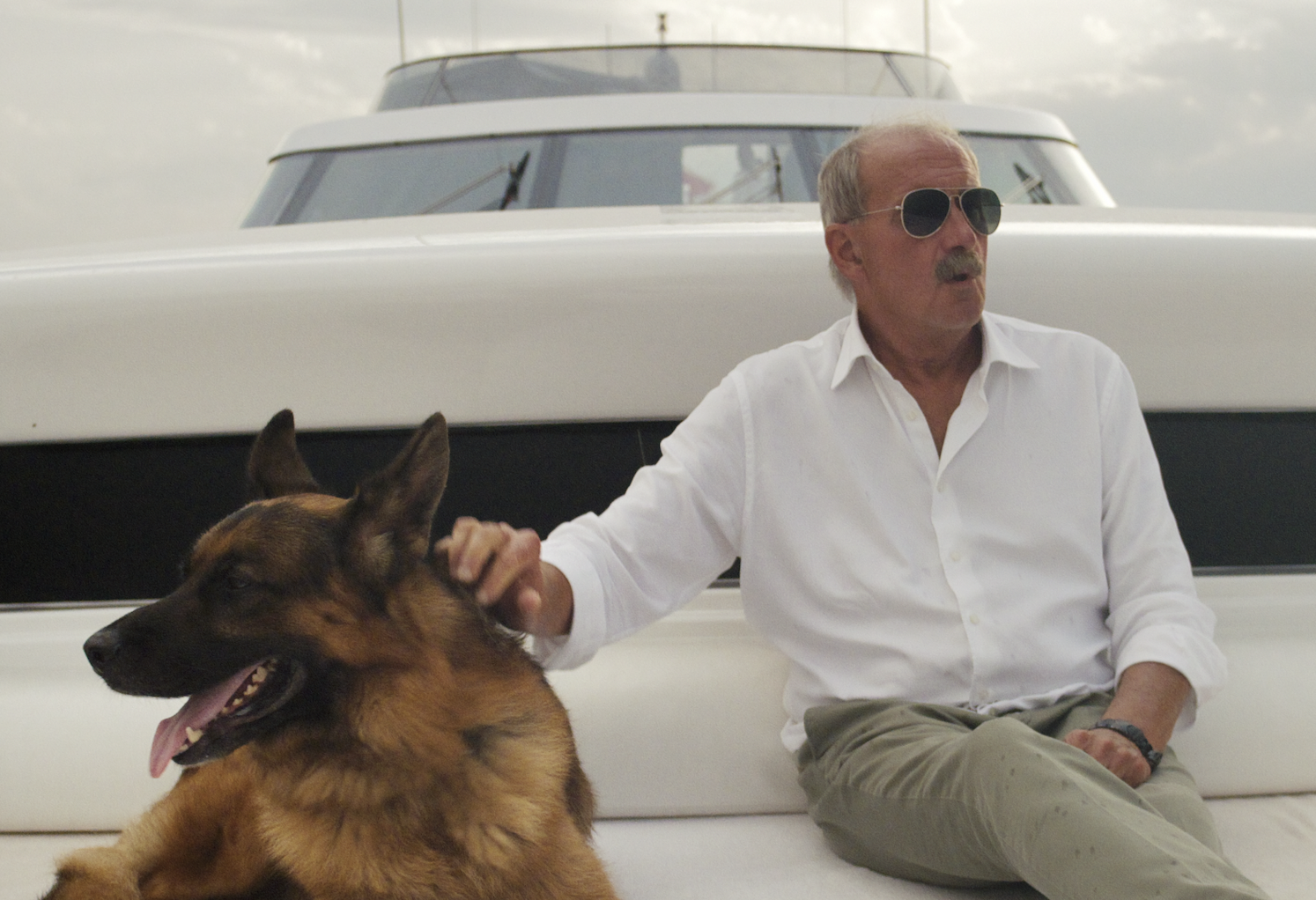 1494px x 1022px - Gunther's Millions: The true story of the dog worth $400,000,000