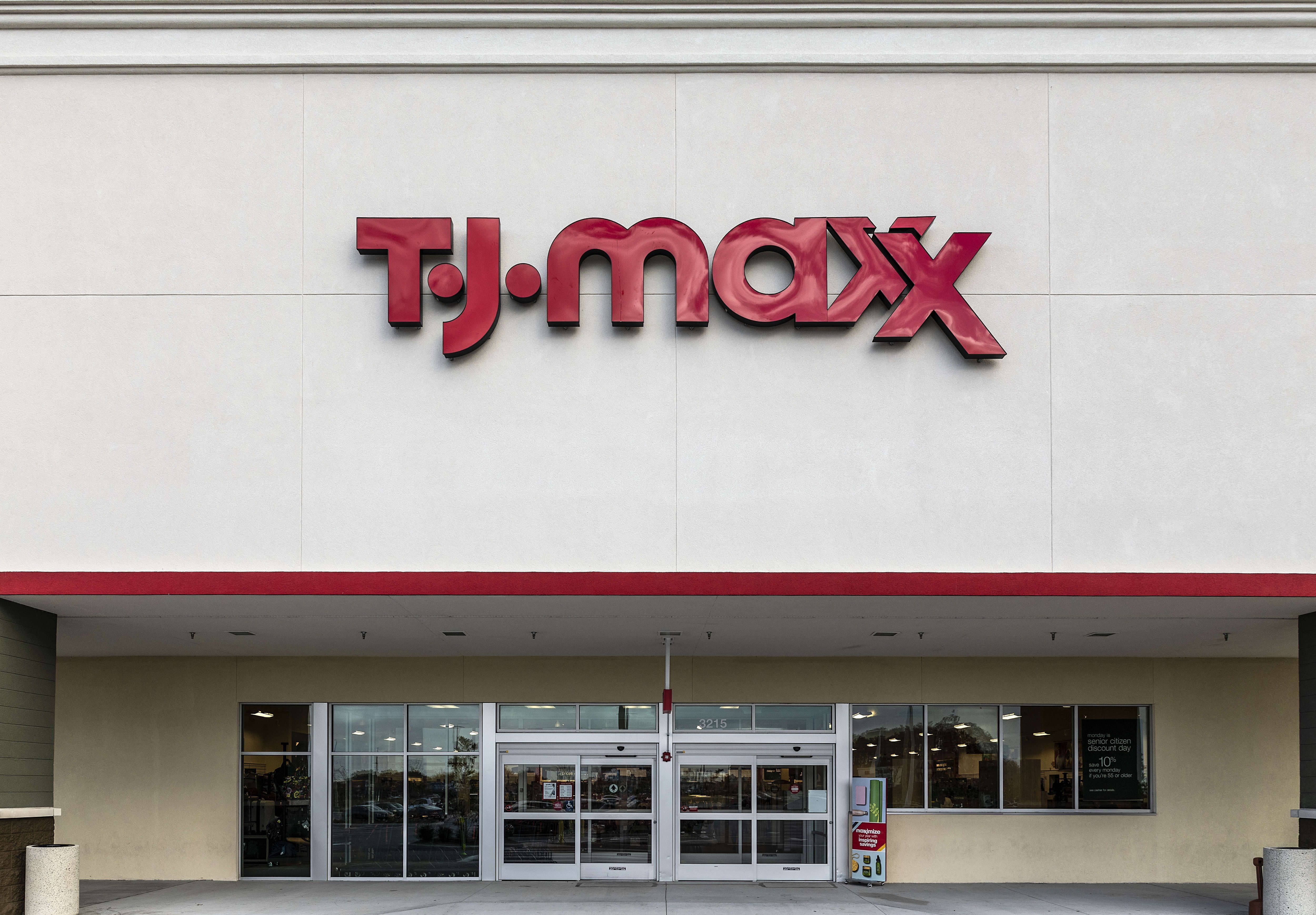 Decorating for Thanksgiving? Go to TJ Maxx!