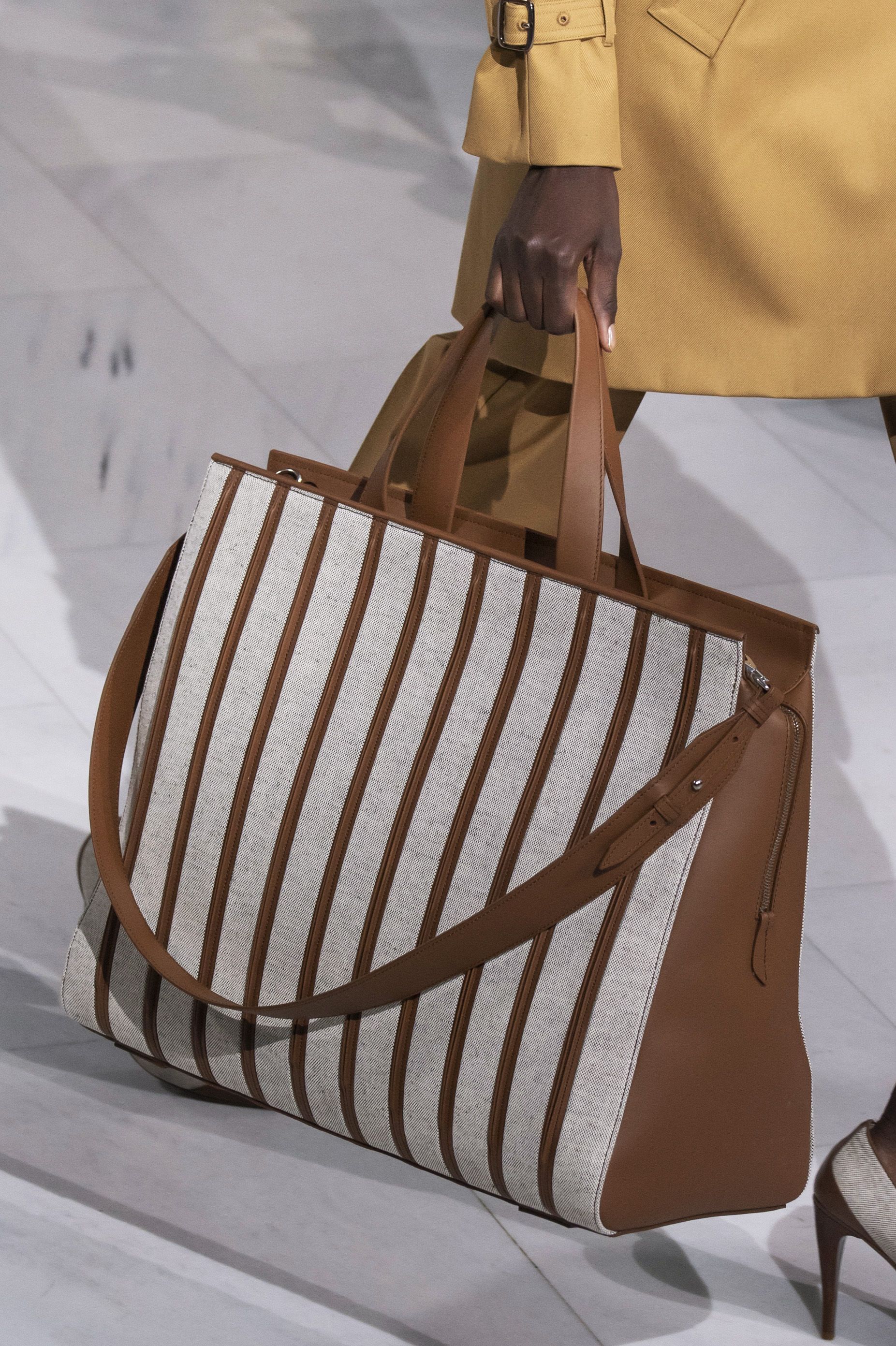 The 5 Designer Handbag Trends That Defined 2020