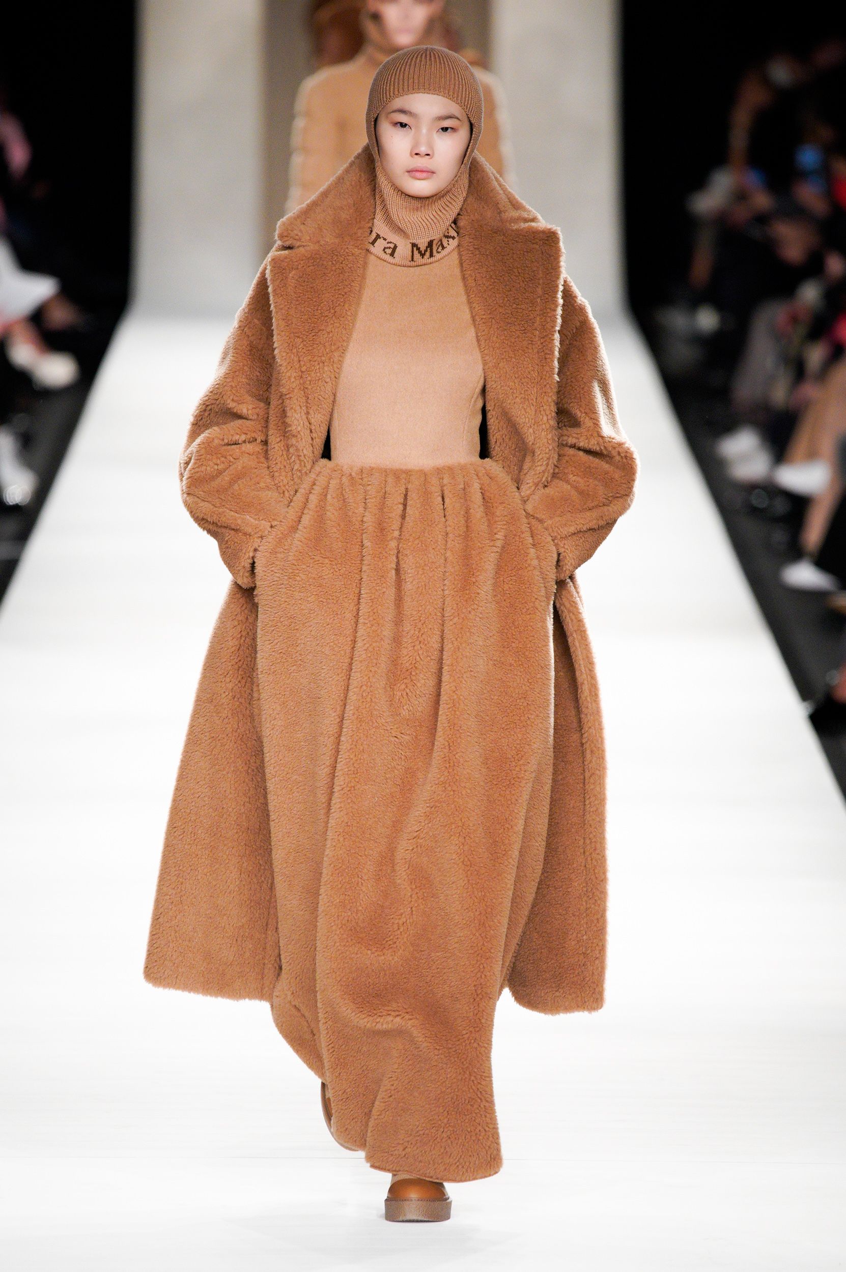 マックスマーラ（MAX MARA）2022秋冬コレクション | ファッション