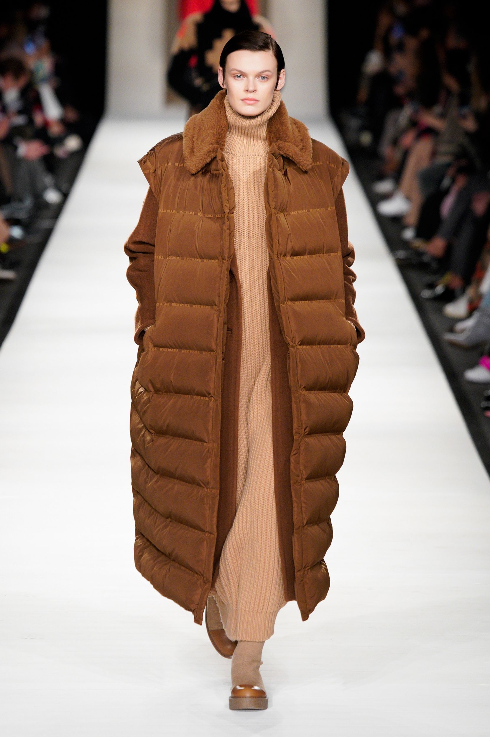 マックスマーラ(MAX MARA)2022秋冬コレクション マックスマーラ(MAX MARA)2022秋冬コレクション