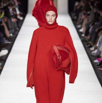 tendenza moda inverno 2023 colore rosso