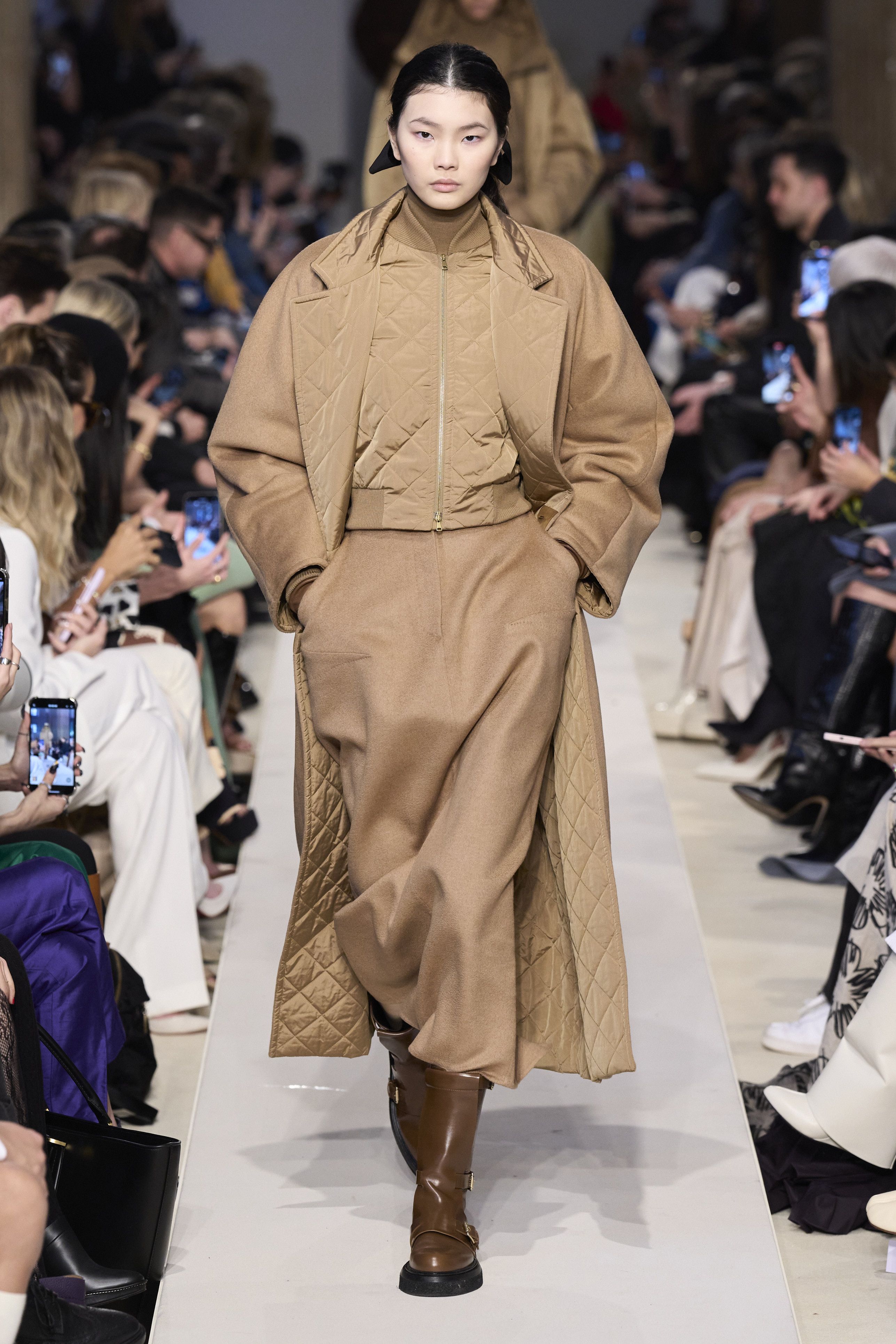 マックスマーラ（MAX MARA）2023秋冬コレクション