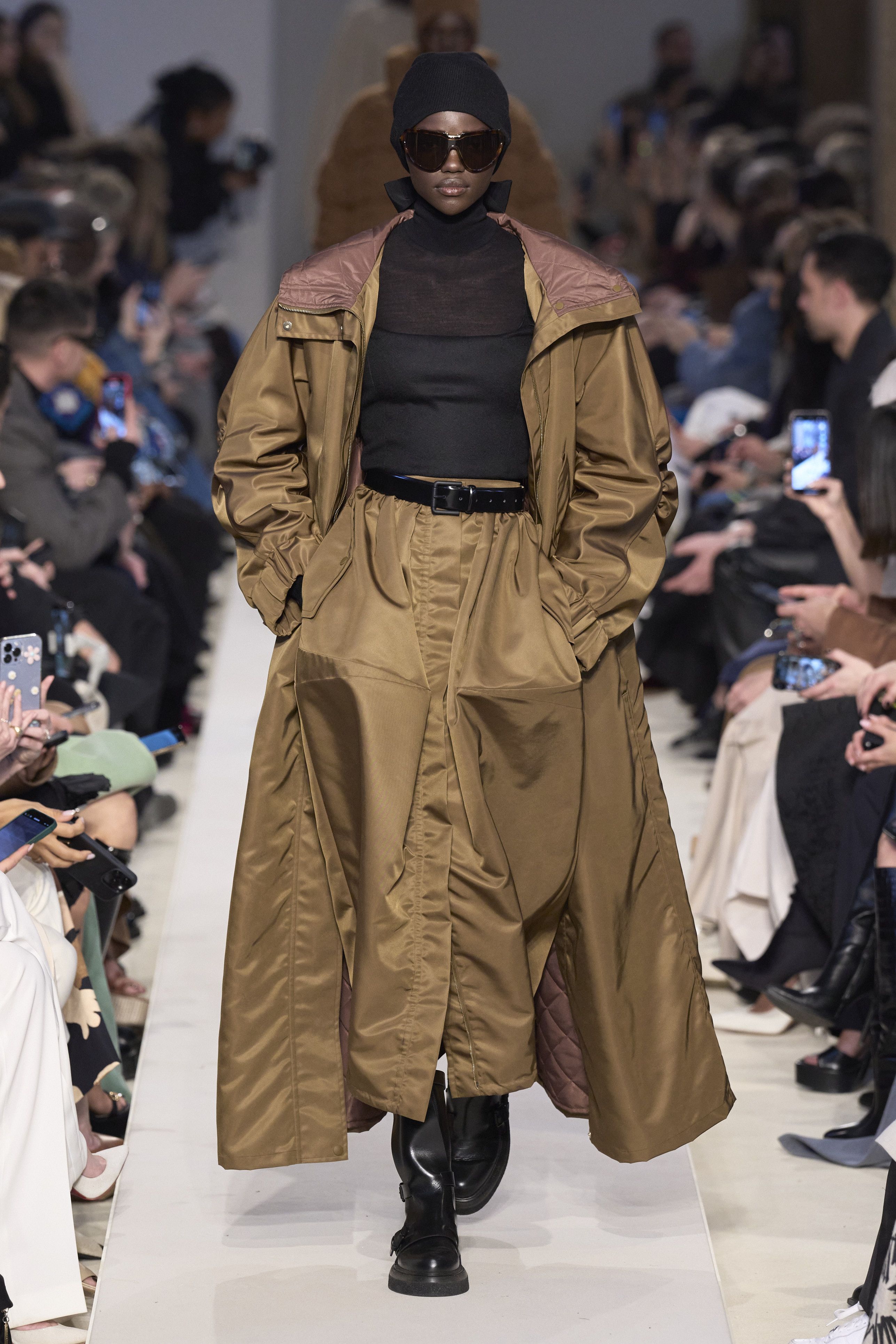 マックスマーラ（MAX MARA）2023秋冬コレクション | ファッション