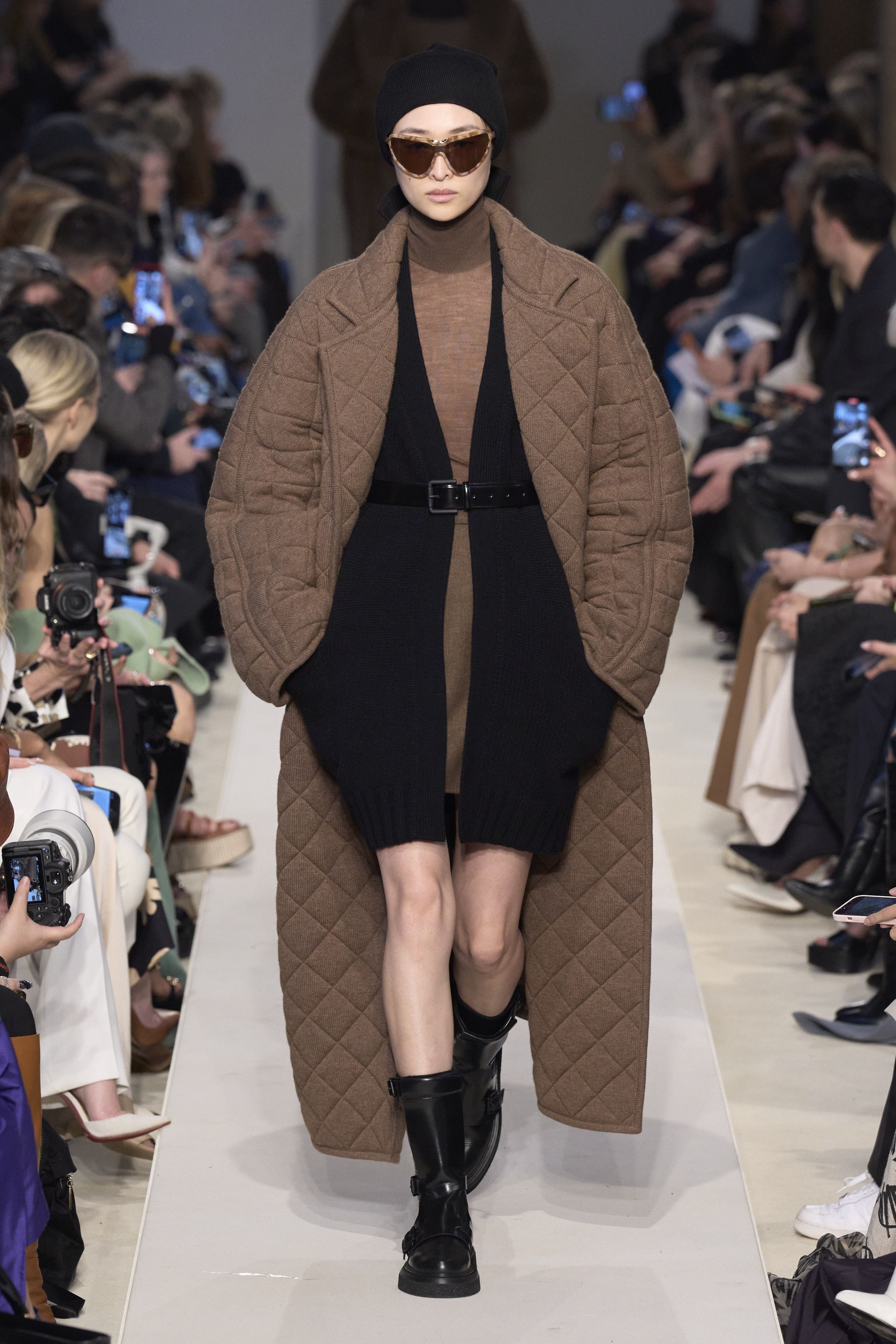マックスマーラ（MAX MARA）2023秋冬コレクション
