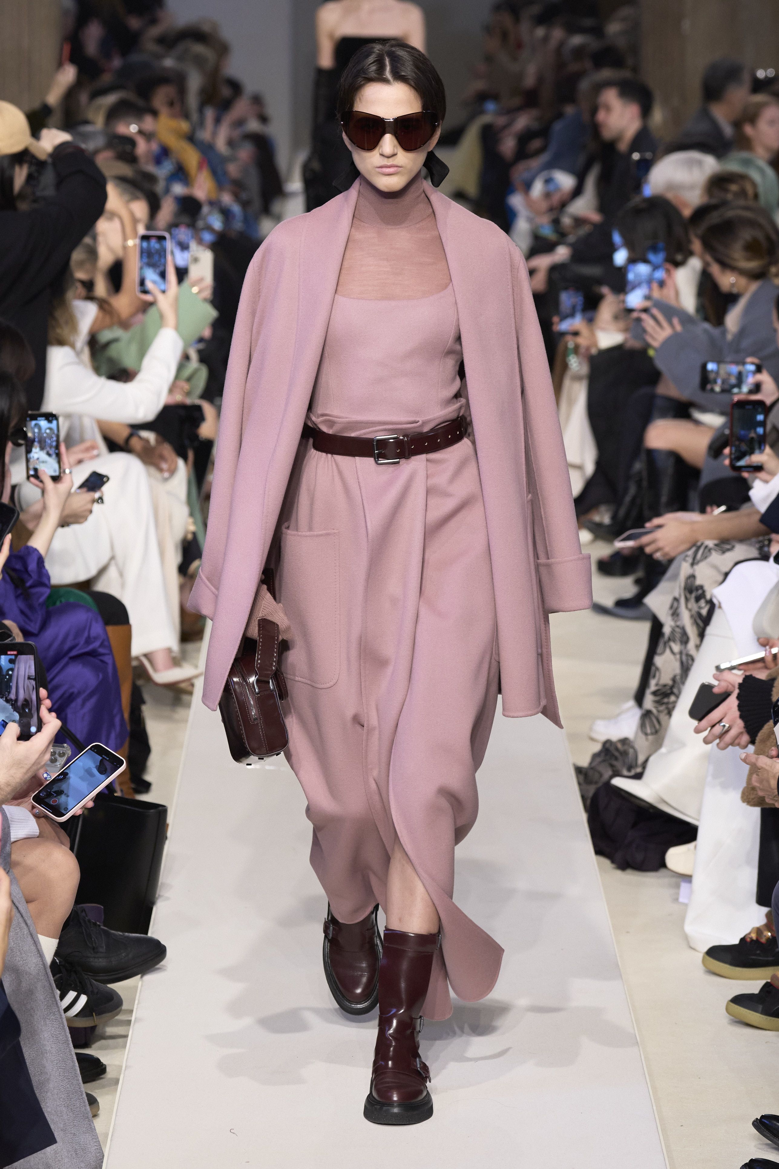 マックスマーラ(MAX MARA)2023秋冬コレクション マックスマーラ(MAX MARA)2023秋冬コレクション