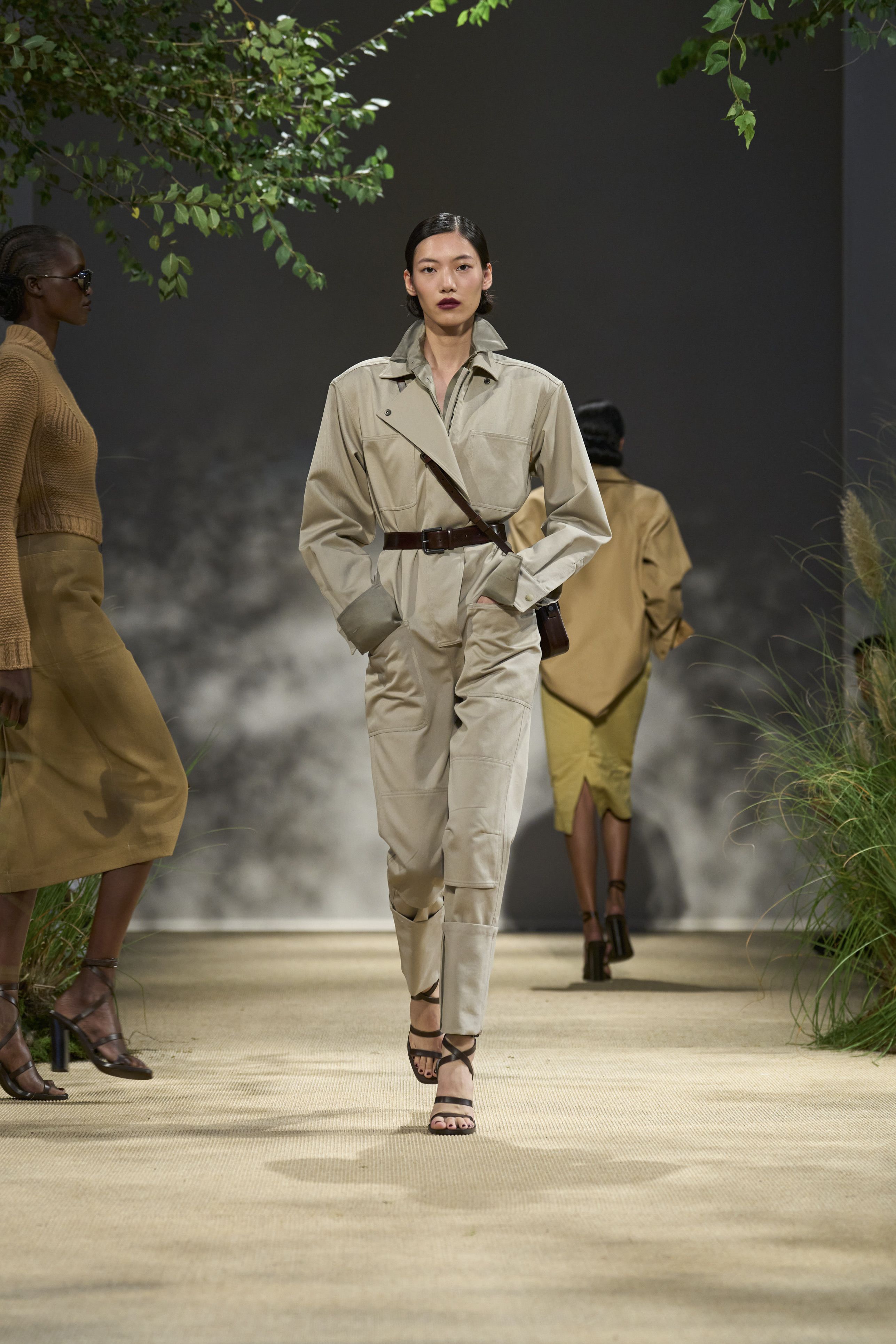 ★Max Mara STUDIO★25春夏 LAUTO パレオスカート MAX MARA（マックスマーラ）｜2019春夏NY、ロンドン、ミラノ
