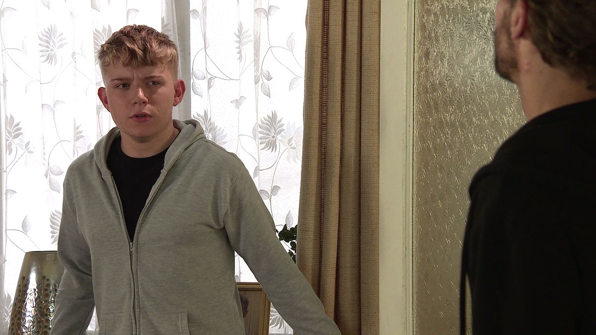 preview for Coronation Street Soap Scoop! Stu discovers the truth