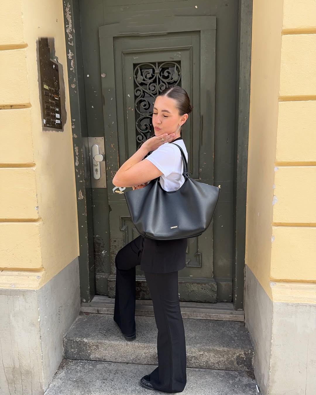 La maxi borsa che vogliono tutti per l'autunno 2025 perché comoda ed elegante è questa di Amazon