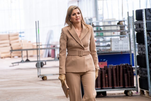 Máxima de Holanda con traje de chaqueta