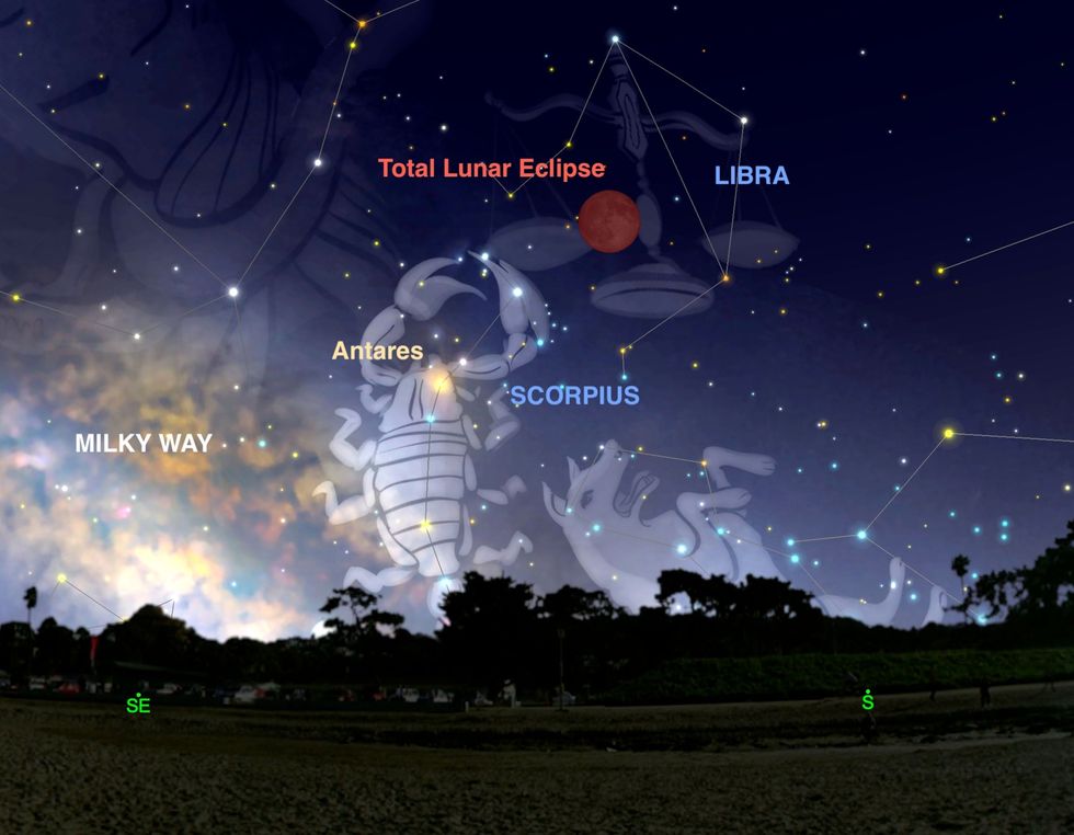 Op dit kaartje van de nachthemel is de volledig verduisterde maan op 15 en 16 mei 2022 te zien tegen de achtergrond van enkele naburige sterrenbeelden en sterren