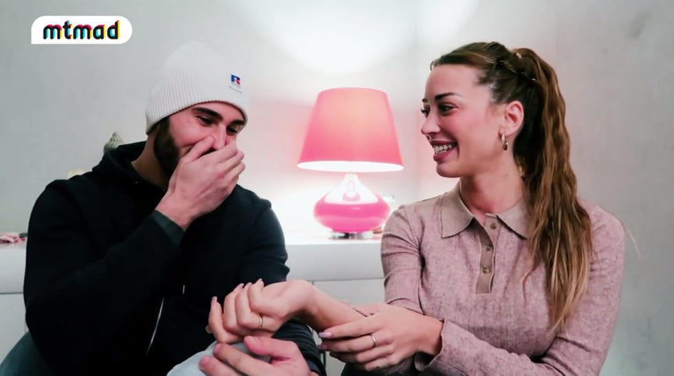 mayka rivera se hace un tatuaje por su novio, alejandro bernardos y esta ha sido la reacción de él