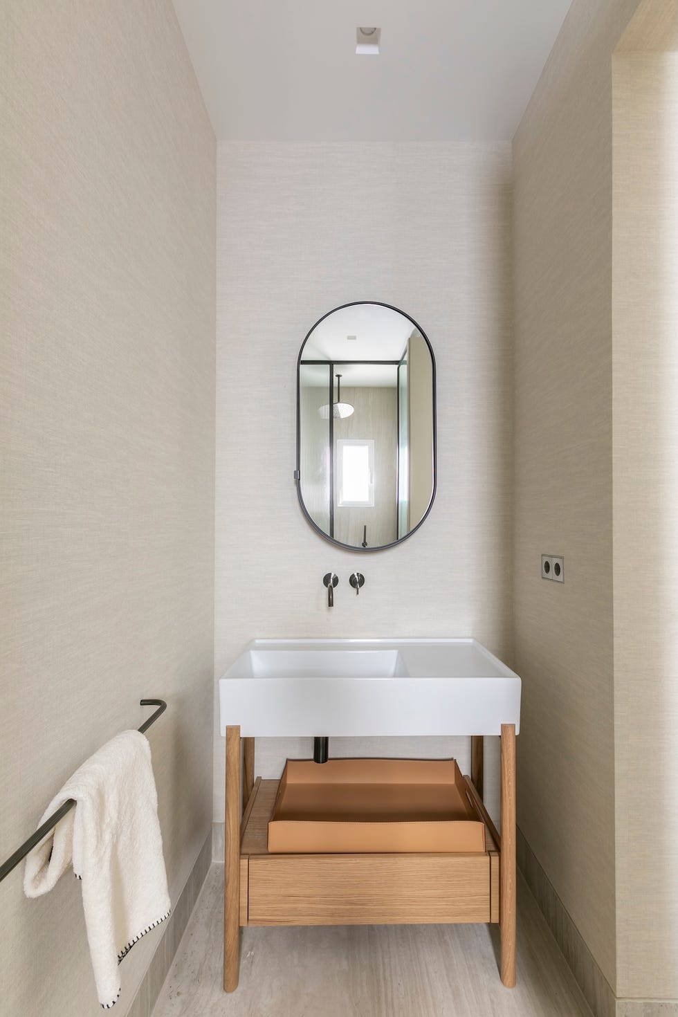 mueble de baño de madera