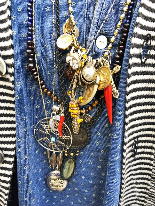 Necklace, Denim, Fashion accessory, Jewellery, Pendant, Jeans, Locket, Chain, 