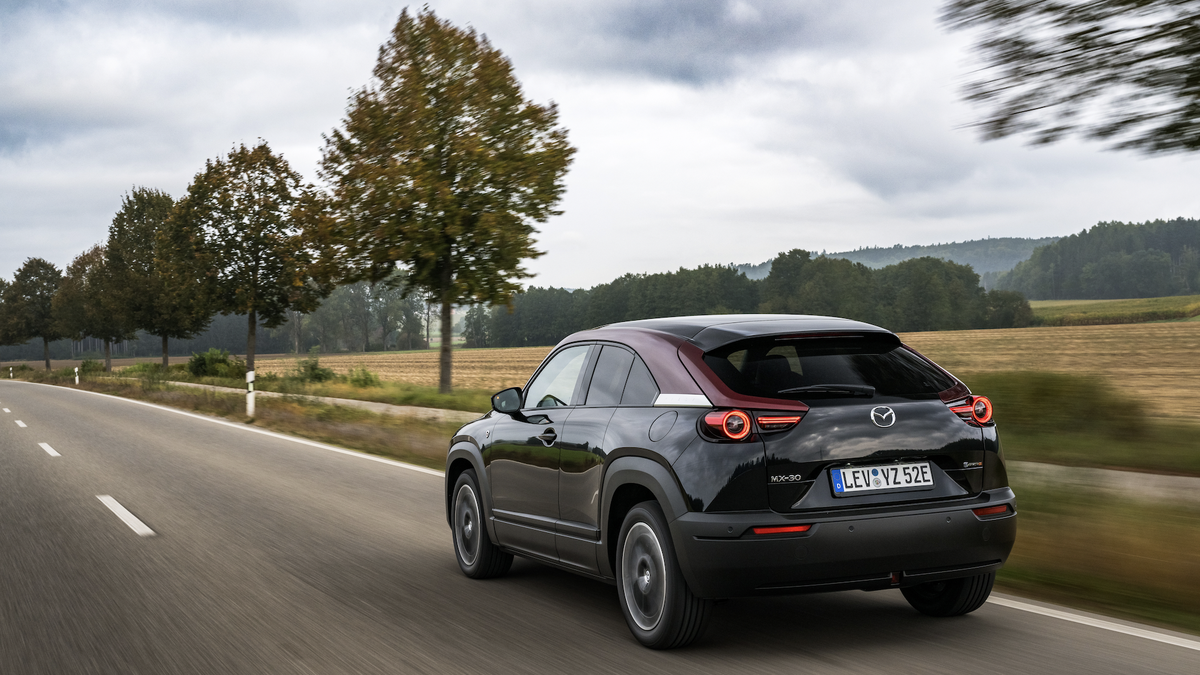 preview for Mazda MX-30 R-EV: la vuelta del motor rotativo no es como esperas, ¿o sí?