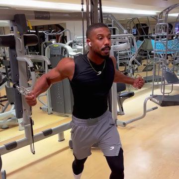 Kontur sprede forbrydelse Michael B. Jordan's Arms Look Huge in 'Creed 3' Training Video