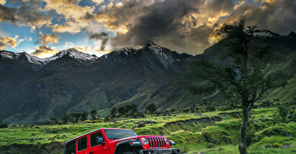 Land vehicle, Vehicle, Off-road vehicle, Car, Off-roading, Automotive exterior, Mountain, Jeep, Terrain, Off-road racing, 