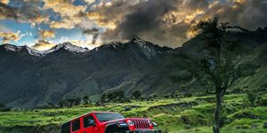 Land vehicle, Vehicle, Off-road vehicle, Car, Off-roading, Automotive exterior, Mountain, Jeep, Terrain, Off-road racing, 