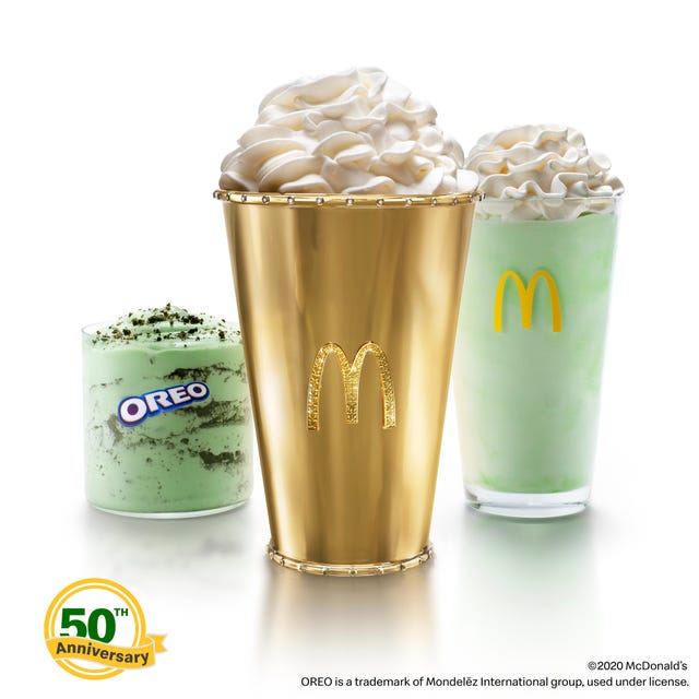 Tumbler, Drink, Milkshake, Dairy, Cream, Food, Snack, Frappé coffee, 