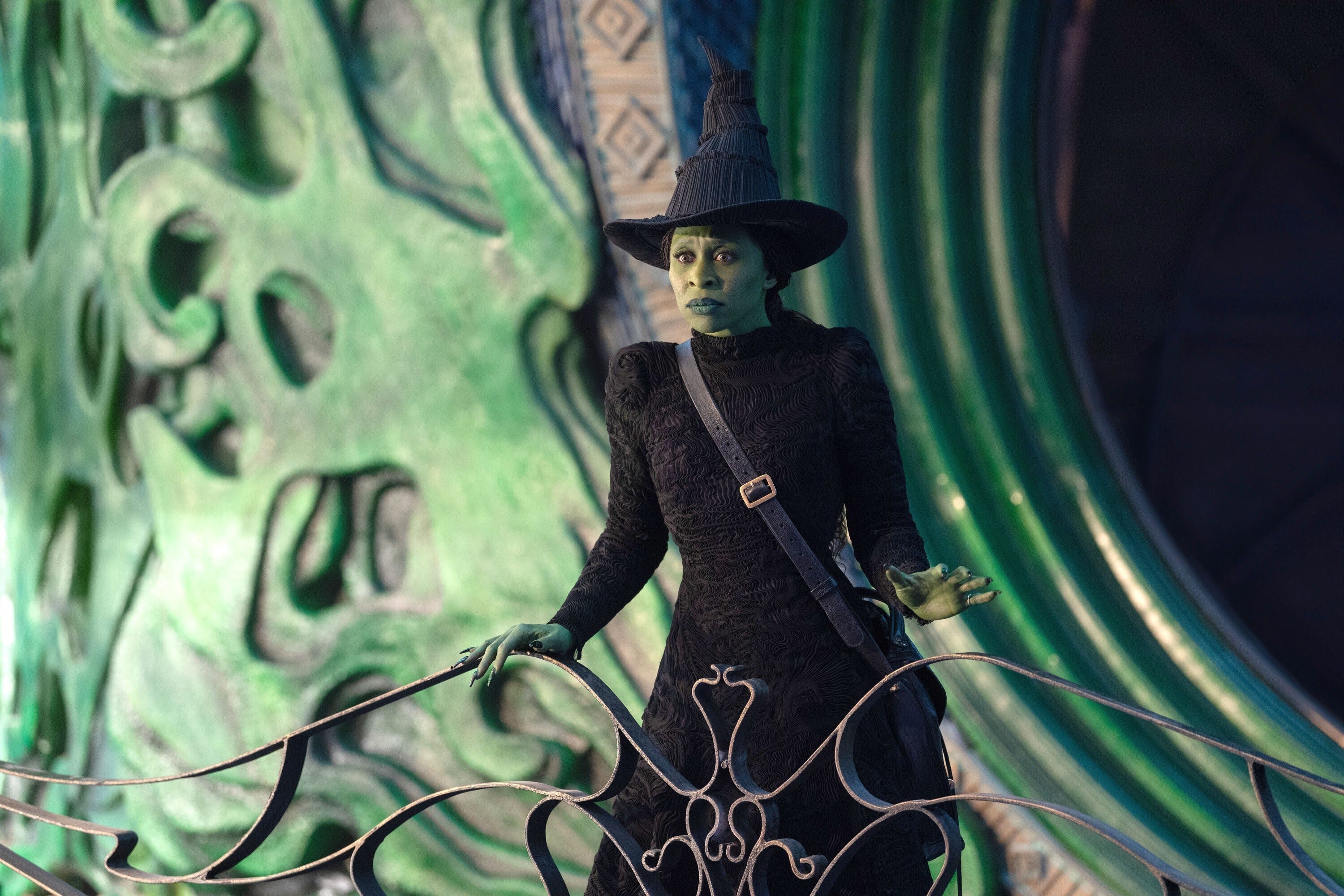 Wait, Does Elphaba Actually Melt Into a Puddle and Die in 'Wicked'?