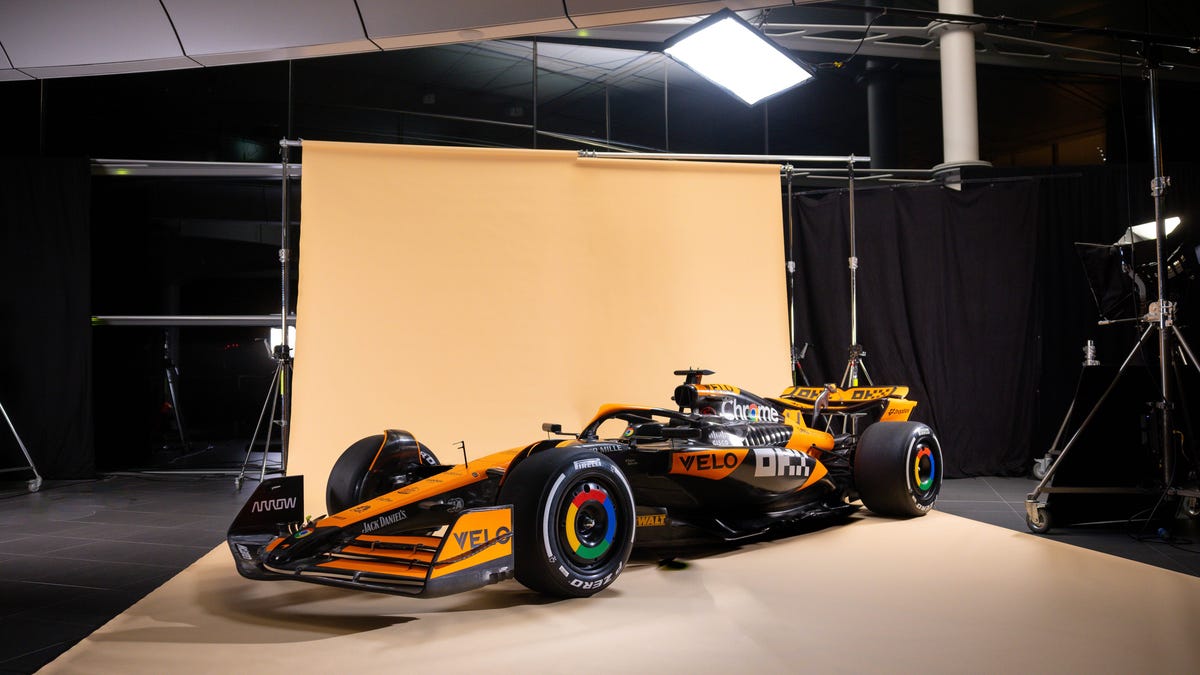 preview for McLaren MCL38 - Presentación F1 2024