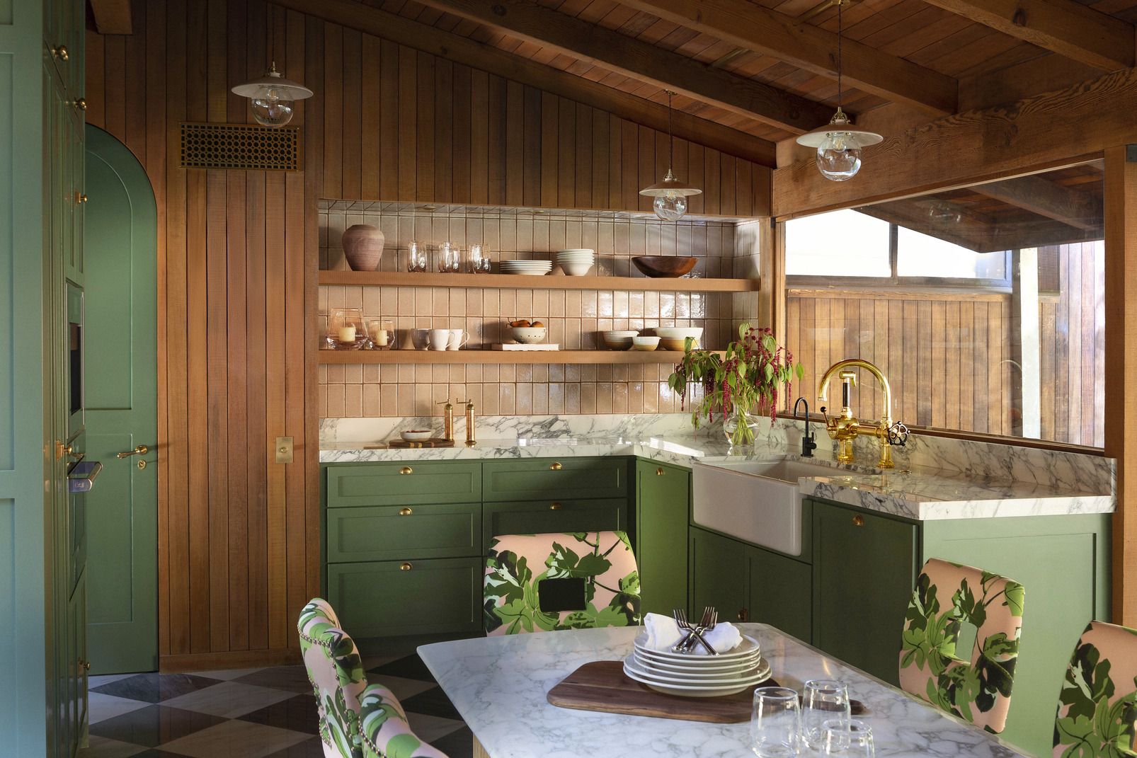 30 Green Kitchen Decor Ideas That Inspire - DigsDigs