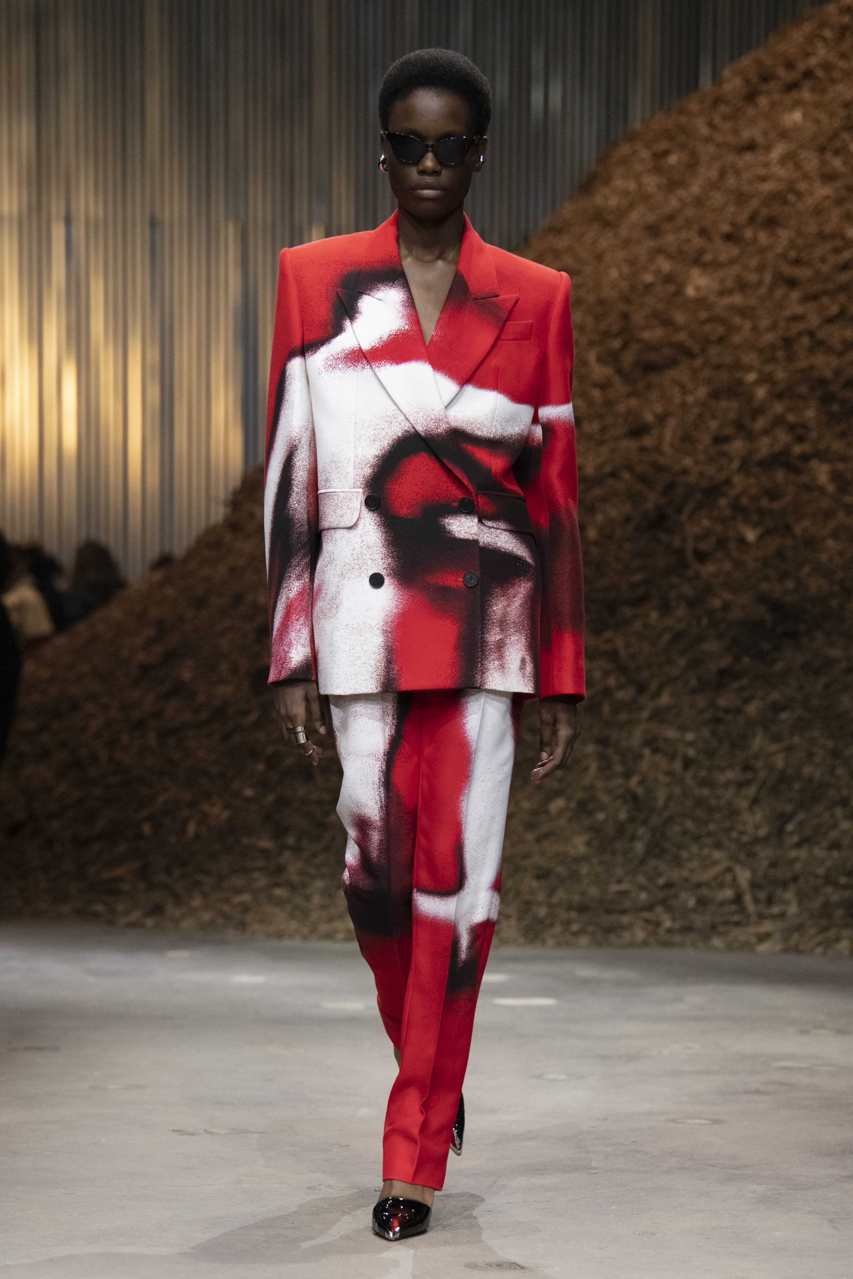 アレキサンダー マックイーン（ALEXANDER MCQUEEN）2022秋冬