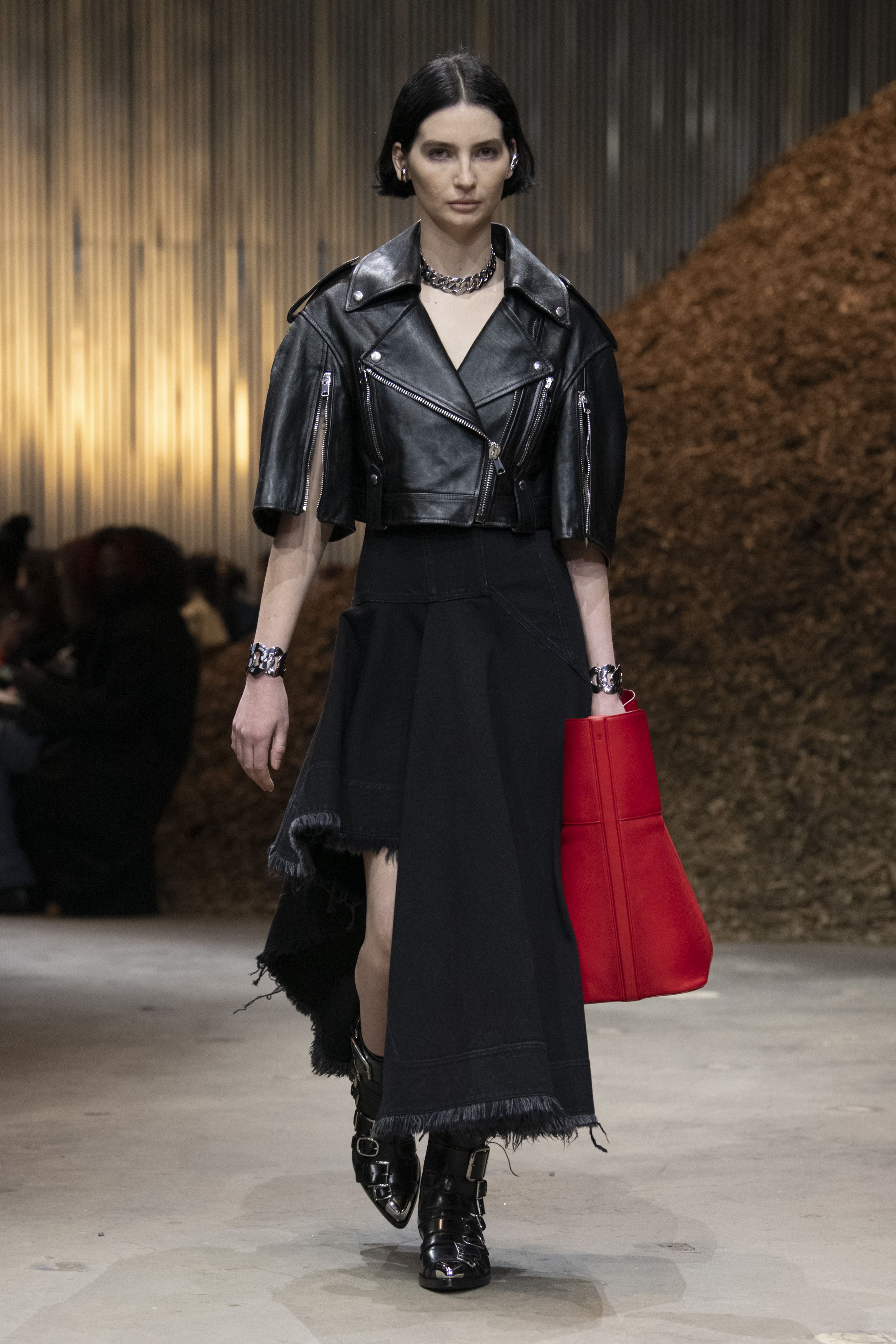 アレキサンダー マックイーン（ALEXANDER MCQUEEN）2022秋冬