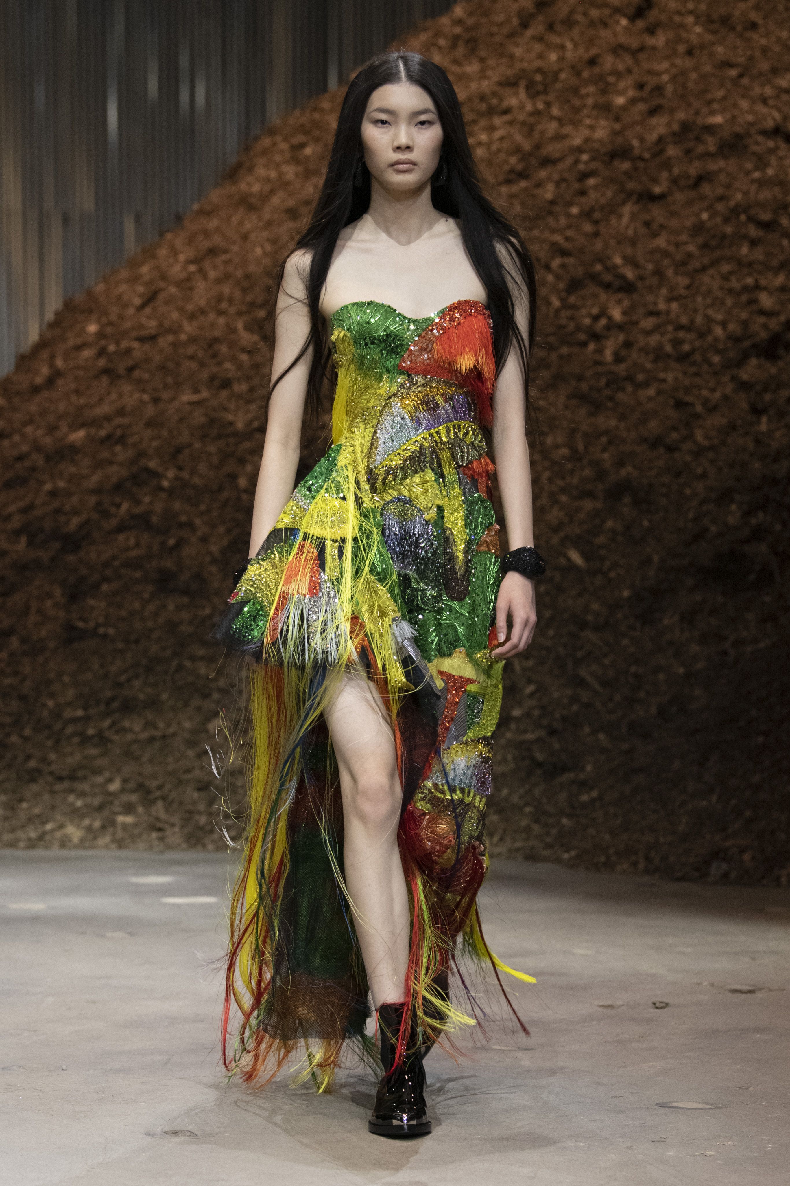 Alexander McQueen アシンメトリードレス グリーン Alexander McQUEEN ライトグリーンロングドレス ｜ハイブランド