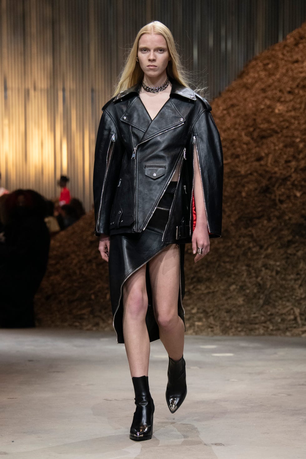 Moda Inverno 2023: idee dalle sfilate per vestire la tendenza punk