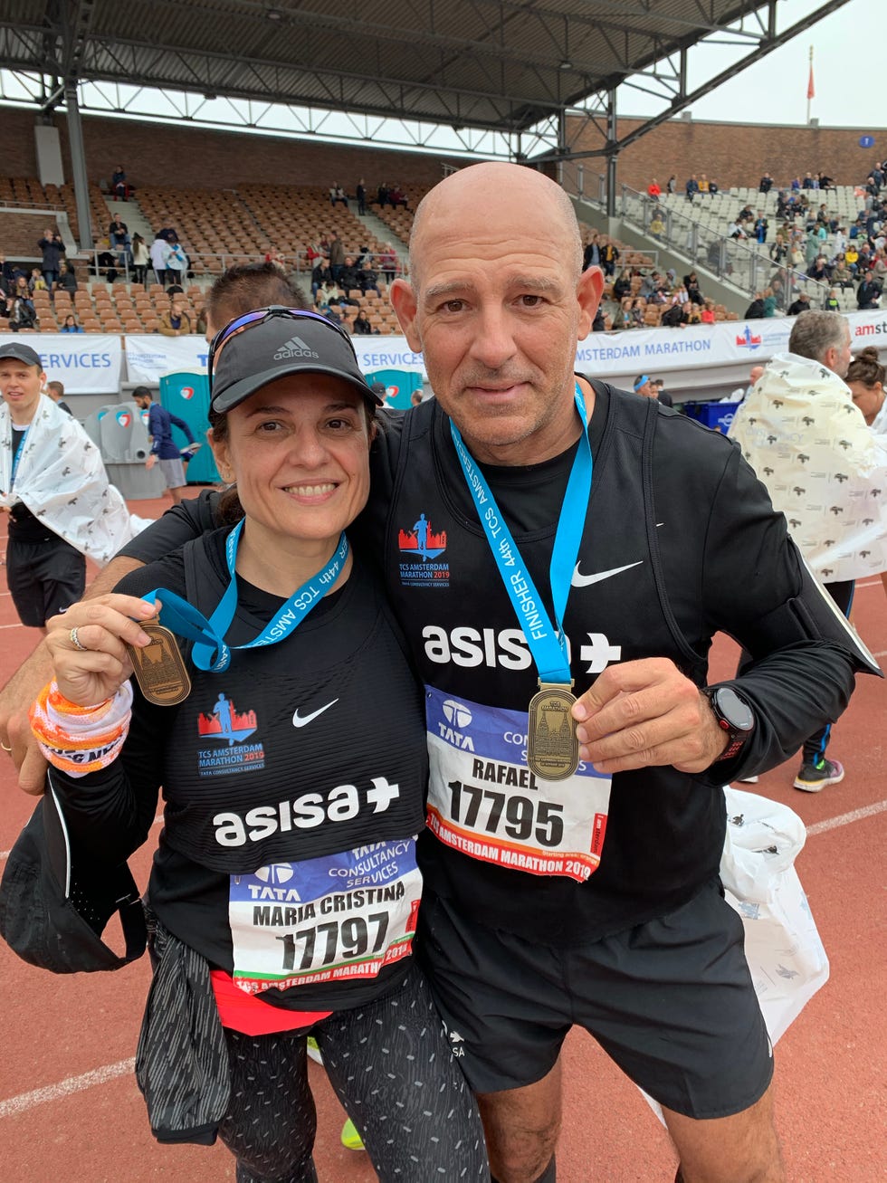 Cuando sufres tanto y terminas tu primera maratón, la medalla de 'finisher' se siente como un oro olímpico.