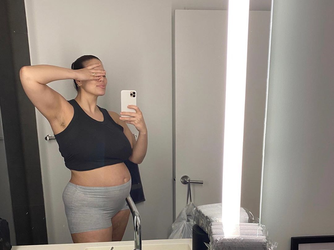 Ashley Graham Shares Postpartum Body Reality in Instagram Photo