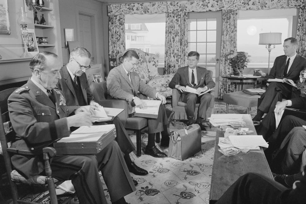president kennedy with advisors