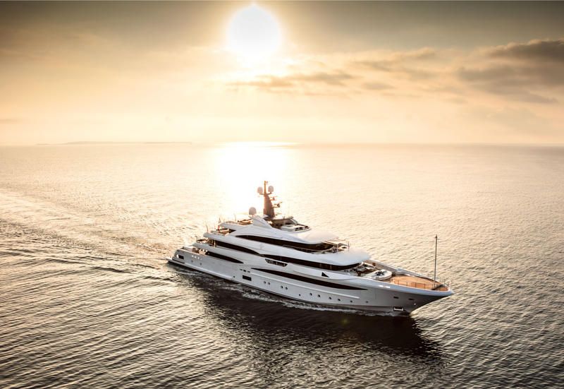 Luxury yacht, Boat, Yacht, Vehicle, Sky, Sea, Ship, Horizon, Water transportation, Watercraft, 