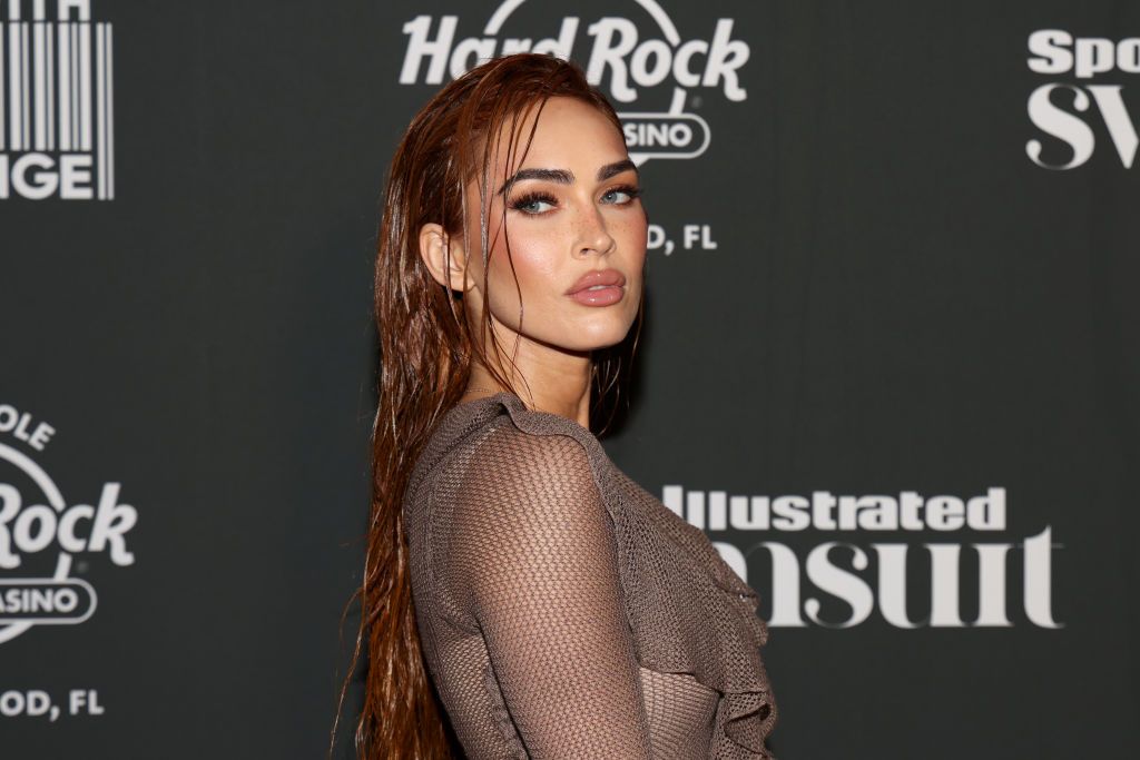 Celebrity Porn Megan Fox - Megan Fox Wears a Fishnet Naked Dress With Slicked-Back Wet Hair