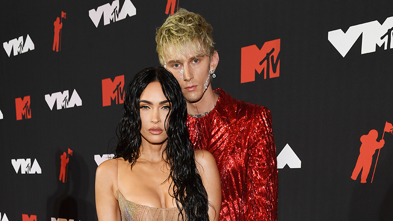 preview for Megan Fox and Machine Gun Kelly arrive at the 2021 MTV Video Music Awards