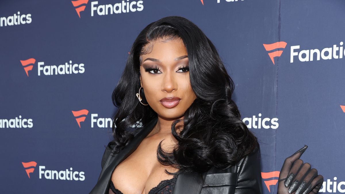 preview for Megan Thee Stallion OFFICIALLY Graduates From College + Receives A Humanitarian Award!