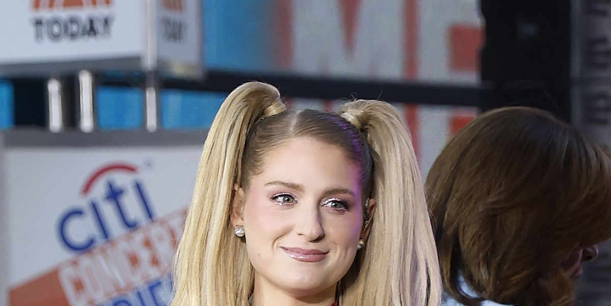 Meghan Trainor Made You Look Outfit