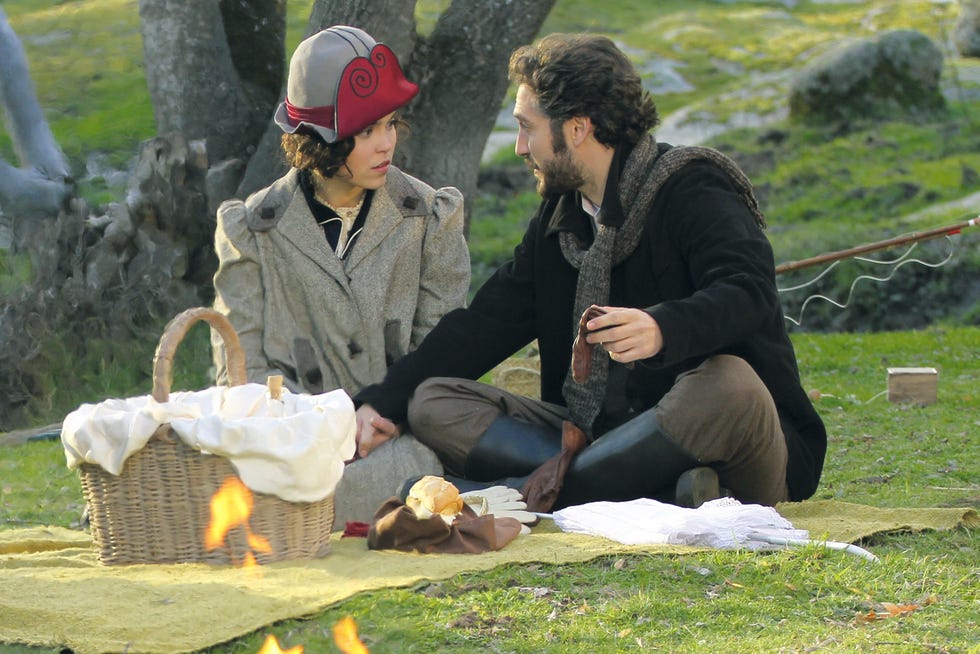 megan montaner y alex gadea en el secreto de puente viejo