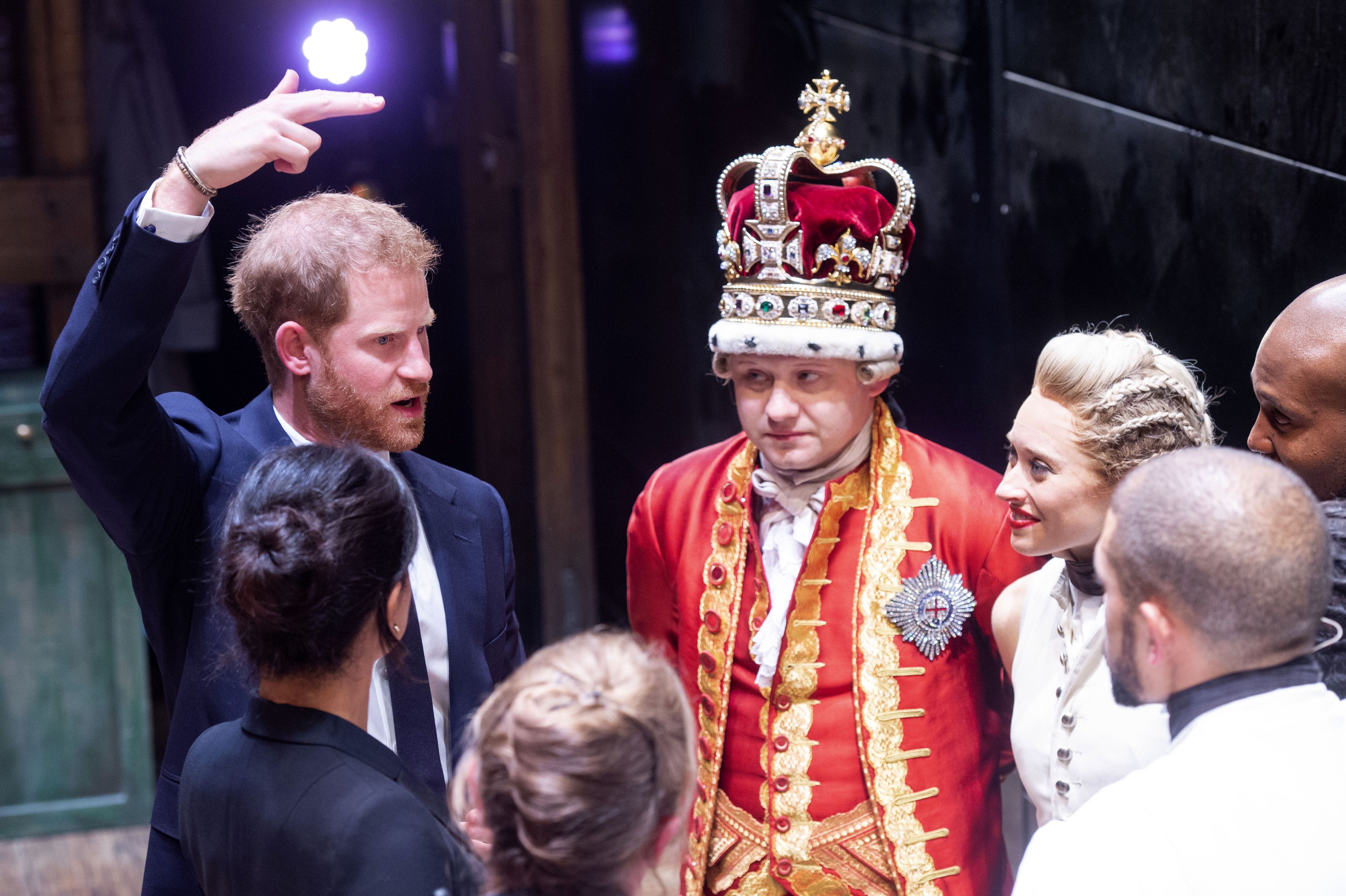 Prince Harry Just Sang a Bit of King George III s Song at the Hamilton Gala Video of Prince Harry Singing