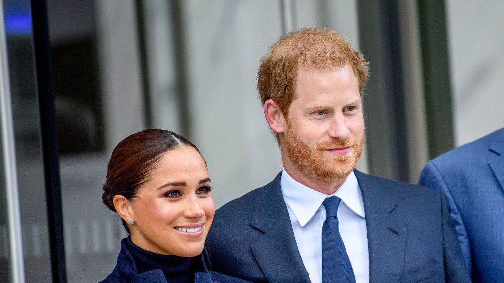 preview for Prince Harry and Meghan Markle leave the Women of Vision Gala