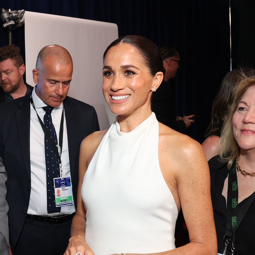 タイムセール 入手困難 IZA □ブランド Meghan メーガン