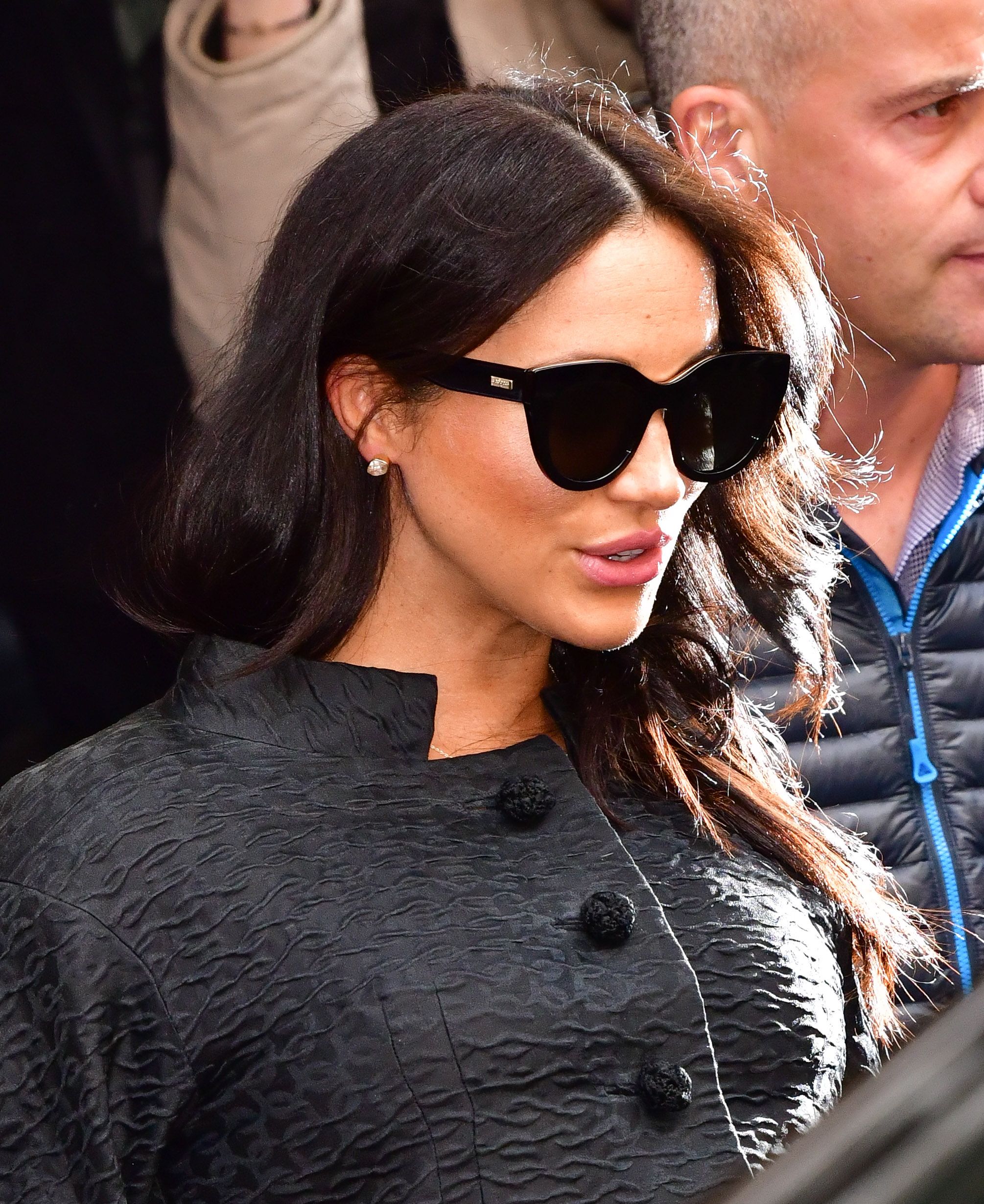 foto Pijlpunt Sneeuwstorm Meghan Markle's Le Specs Air Heart Sunglasses Are on Sale During the Amazon  Prime Early Access Sale