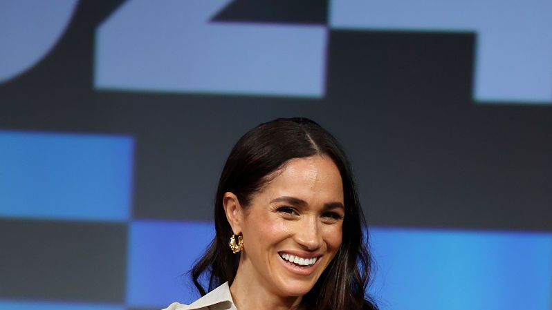 preview for Meghan Markle on the red carpet in Proenza Schouler